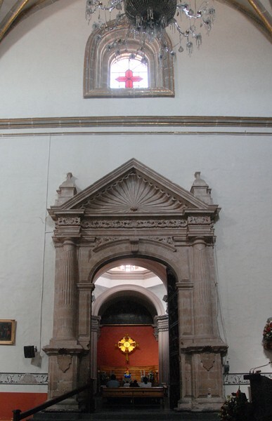 Capilla de la Trinidad, nave portal - San José