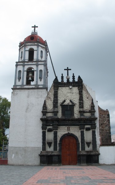 Santa Bárbara, façade & bell-tower - Santa Bárbara Tlacatecpan, México