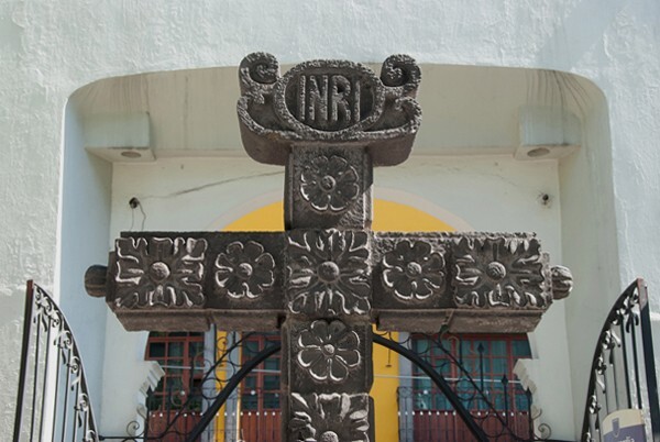 Lateral portal cross, crossing - La Concordia