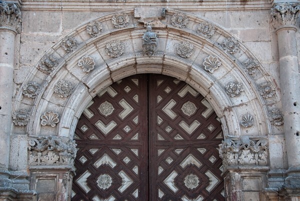 San Francisco, façade portal, double archivolt - San Francisco
