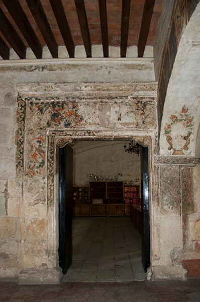 Santa Catalina de Sena, church nave cloister portal - Santa Catalina de Sena