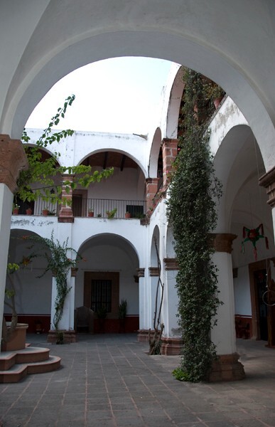 San Buenaventura, cloister - Salvatierra, Guanajuato
