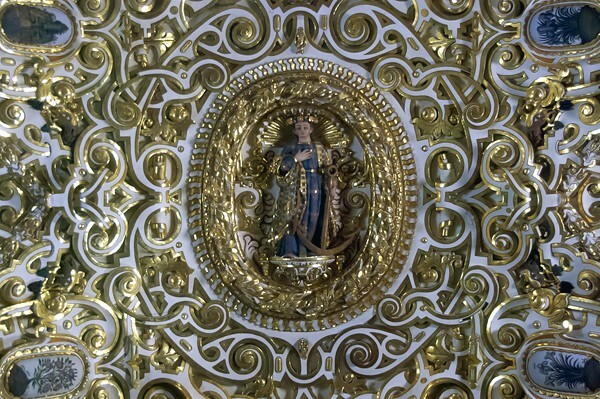 Nave vault, Charity (closeup) - Capilla del Rosario
