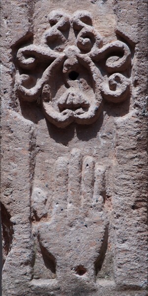 Cloister cross, shaft details - SS Pedro y Pablo