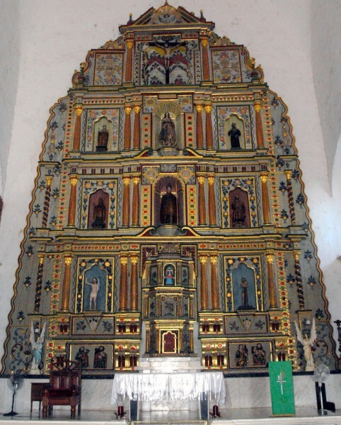 San Luis Obispo, high altar - Calkiní, Campeche