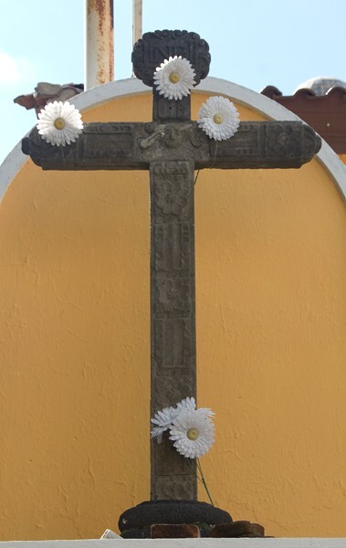 Santísima Trinidad Axixtla, atrial cross, front - Santísima Trinidad