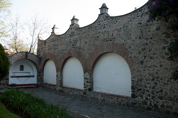 Portería (walled up) & capilla posa - San Jacinto de San Angel