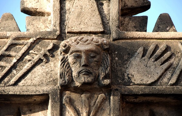 San Juan de la Presa, atrial cross, front crossing & face of Christ - Salamanca, Guanajuato