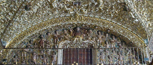 Choir loft, angelic chorus - Capilla del Rosario