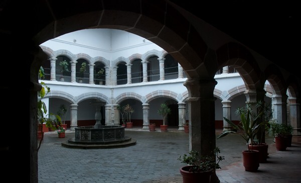 Santa María, lower cloister basket handle arches - Tlatlauquitepec, Puebla