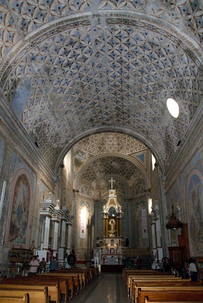 El Divino Señor, nave & barrel vault - El Divino Señor, façade, portería, N door, nave & atrial wall cross