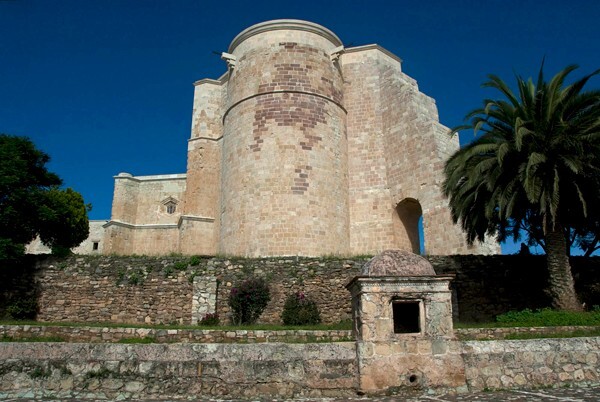 Apse & domed springhouse (foreground) - Santo Domingo (exterior)