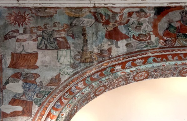 Capilla abierta, chancel arch, left spandrel murals - San Esteban, capilla abierta
