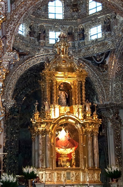 Sanctuary baldachin - Capilla del Rosario