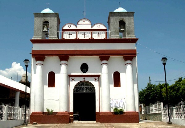 Niltepec, Oaxaca, Santiago Apóstol, façade & bell-towers - Oaxaca