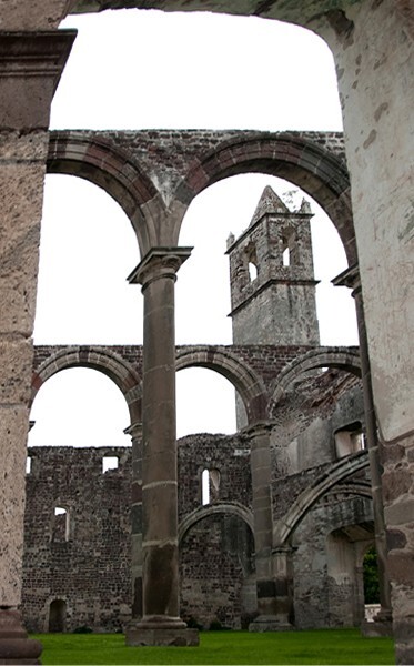 Bell-tower & basilica arches - Santiago Apóstol (ruins)