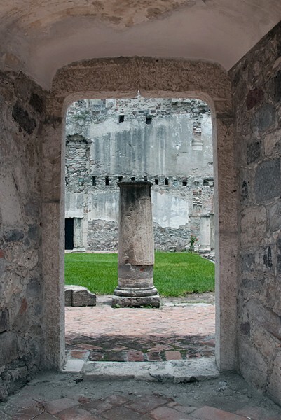 San Francisco, cloister pillar - San Francisco Totimehuacán (ruins), Puebla