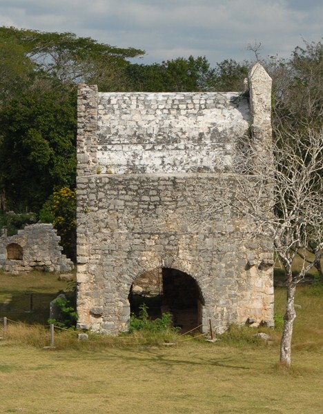 Capilla abierta, lateral view - Dzibilchaltún, Yucatán