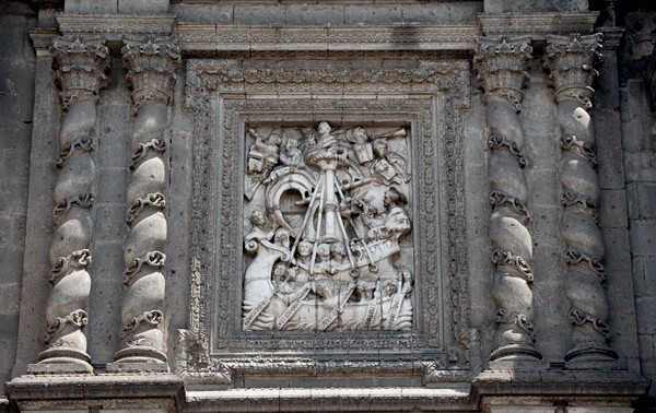 Façade, salomónicas & right portal relief, Ship of The Church - Catedral de La Asunción