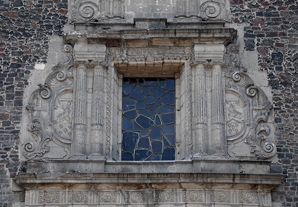 Façade, choir loft window - Santiago
