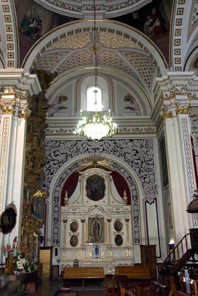 Santa María de La Natividad, right transept Guadalupe altar - Atlixco, Puebla