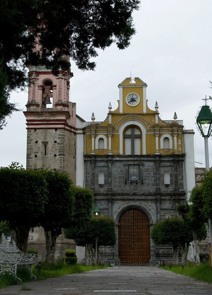 Santa Inés, façade & bell-tower - Santa Inés, Tlaxcala