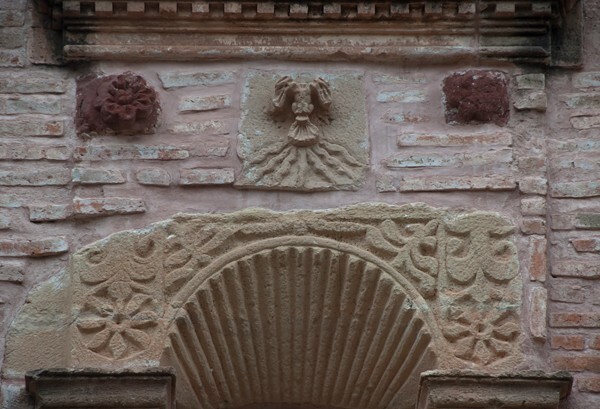 N portal, sculpture niche relief - Lateral portals, exterior nave & apse