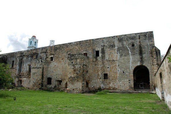 Convento - San Martín, nave, cloister & convento