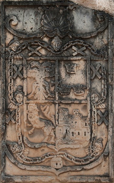 Casa de Cortés, coat of arms - Casa de Cortés