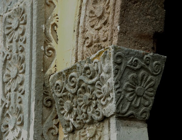 San Jerónimo, façade portal, left pillar impost - Amanalco de Becerra, México