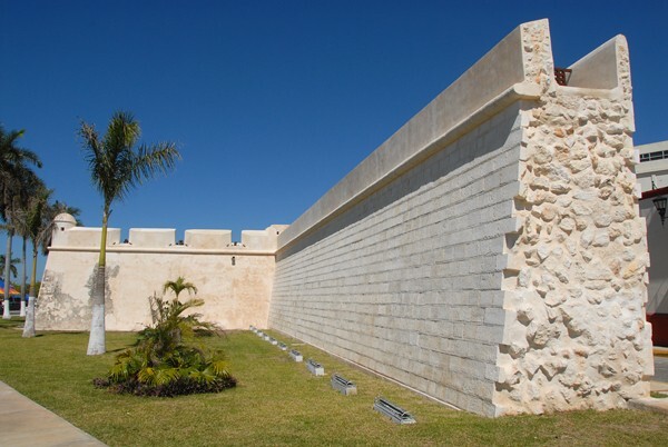Baluarte de San Carlos - Baluartes (Bastions)