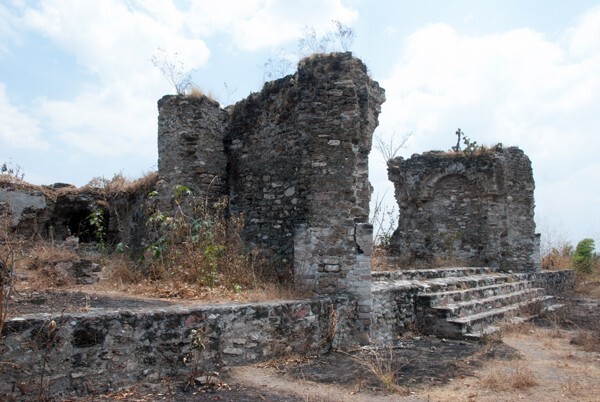 ruins of both Dominican capilla abierta over teocalli - Nueva Olintepec, Morelos