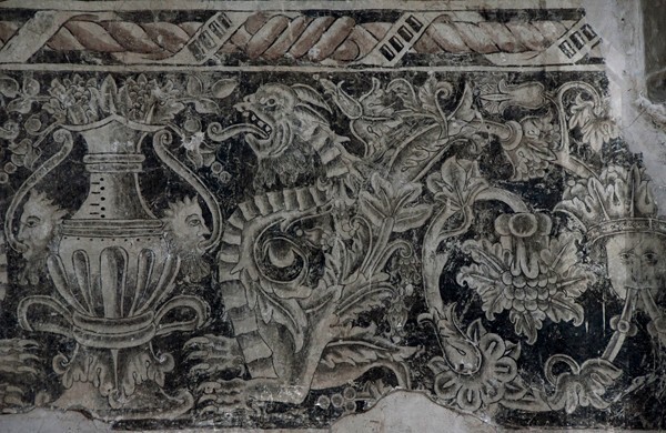 Nave, dado grotesque - San Martín, nave, cloister & convento