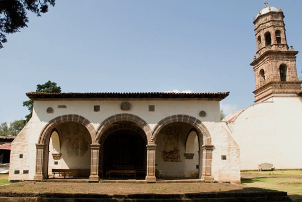 Hospitalito (left); La Soledad (right) - Hospital Chapel (hospitalito)