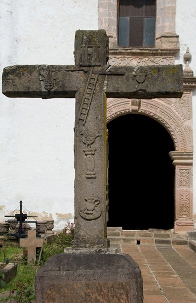 Atrial cross, back - Capilla de los Zapateros