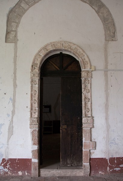 La Concepción, capilla abierta, convento portal - Zacualpan de Amilpas, Morelos