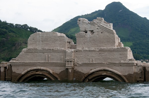 Señor Santiago, façade, top story, double choir loft windows - Quechula (submerged), Chiapas