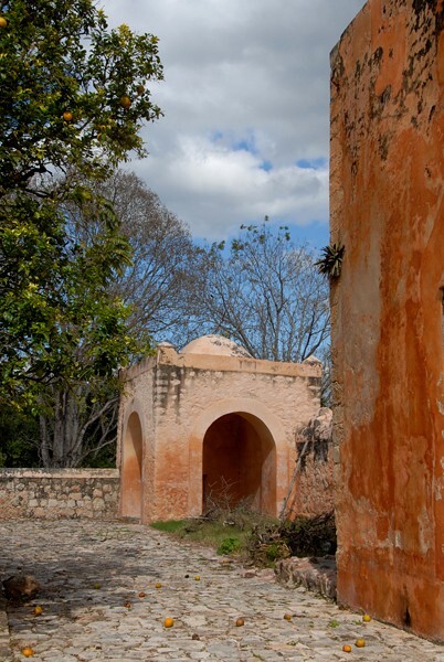 San Miguel Arcángel, capilla posa - Maní, San Miguel Arcángel