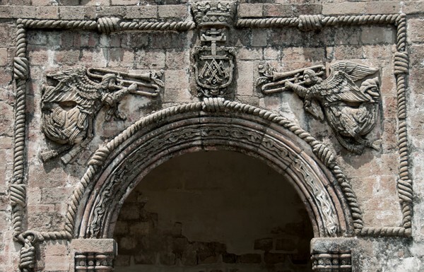 San Miguel Arcángel, NW posa chapel, E façade alfiz - San Miguel Arcángel, capilla posas