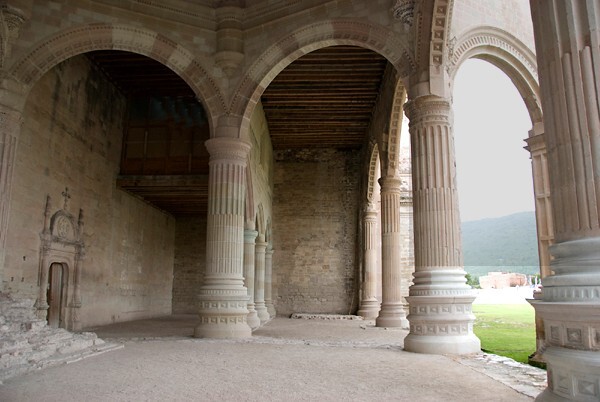 Capilla abierta, pillars & arches - Capilla abierta
