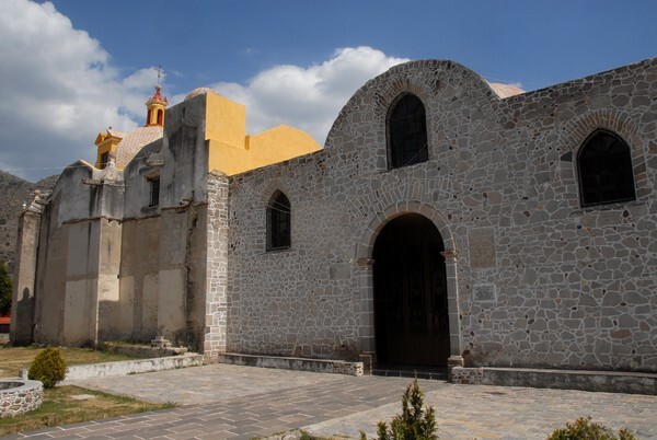 San Francisco, nave (new façade) portal - San Francisco