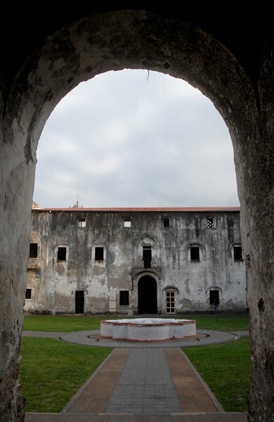 San José de Gracia, convento, large patio - Orizaba, Veracruz