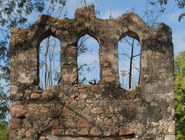 Capilla de La Virgen, façade espadaña - Tabi, Yucatán