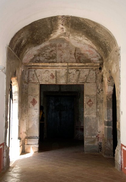 Arcade portal - Nuestra Señora del Monte Carmelo