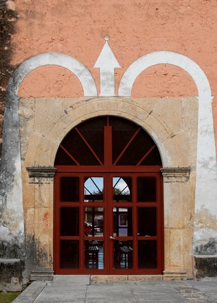 La Purísima Concepción, lateral portal - Mocochá, Yucatán