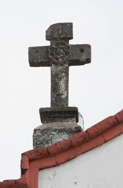 Roof cross left, Crown of Thorns - El Calvario