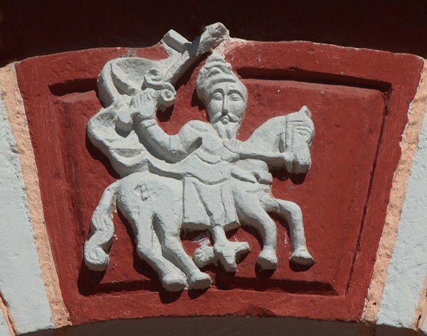 Façade portal, archivolt keystone - Santiago Apóstol