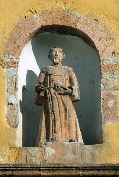 San Francisco, façade gable sculpture niche, St. Francis - Oxkutcab, Yucatán