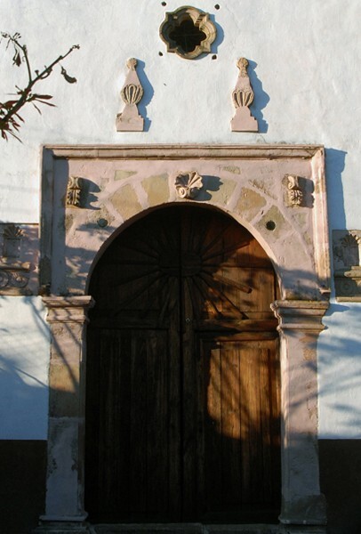 Hospitalito, La Inmaculada Concepción, façade portal alfiz - Santa Ana Chipitiro, Michoacán