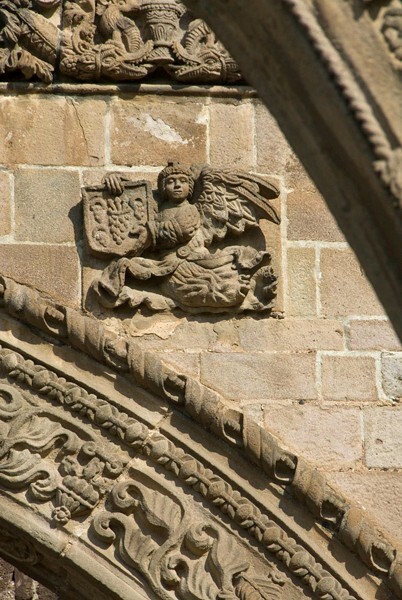 Chancel arch, right spandrel relief - San Luis Obispo, capilla abierta